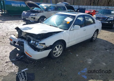 1995 Honda Accord Ex z USA, uszkodzony, nr VIN JHMCD5651SC040279